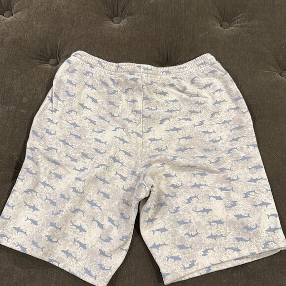 Old navy shark shorts size XL (14-16) - Picture 2 of 5